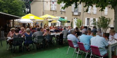 Repas à theme au camping le Château à Hauterives