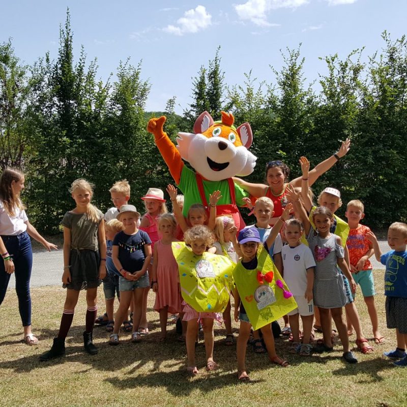 Le mini-club du camping Le Château Hauterives, le palais idéal du Facteur Cheval