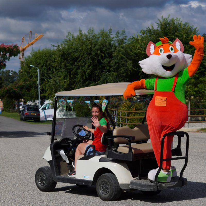 Le mini-club du camping Le Château Hauterives, le palais idéal du Facteur Cheval